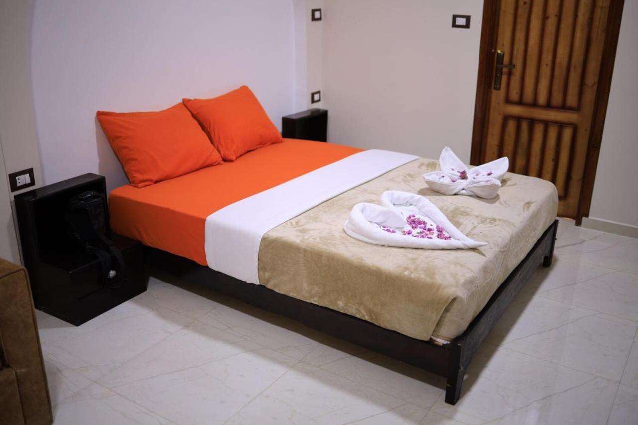 Kana Kato Assouan Chambre photo